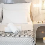 Thetis Cave Holiday home *