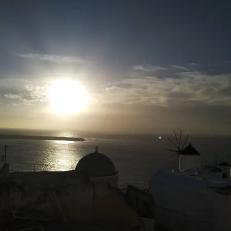 Thetis Cave Holiday home Oia (Santorini)